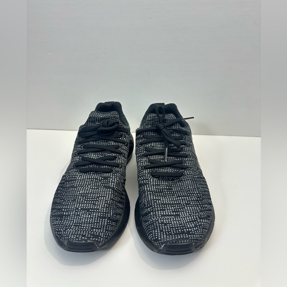 Adidas Swift Run 22 Black / Grey Womens Shoes SIZE 6